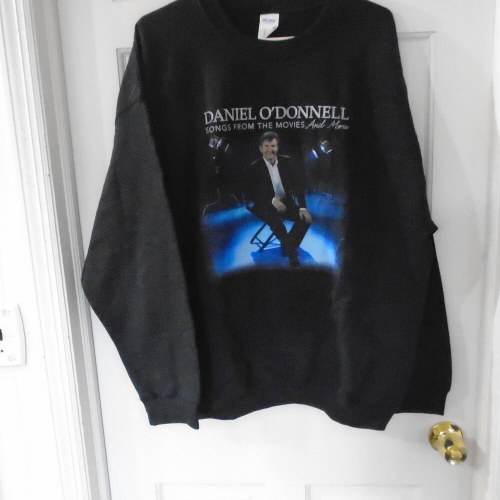 Daniel O'Donnell Black sweatshirt Size XL NWOT